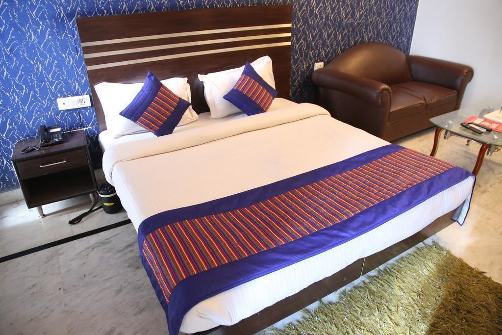 Hotel Mandakini Palace Delhi  Room photo