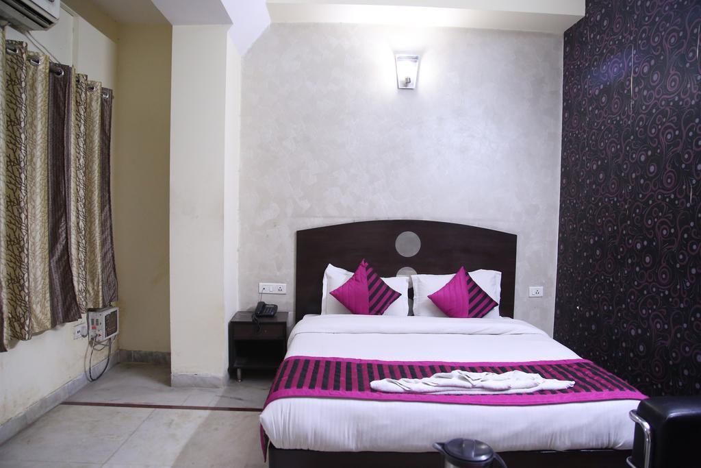 Hotel Mandakini Palace Delhi  Room photo