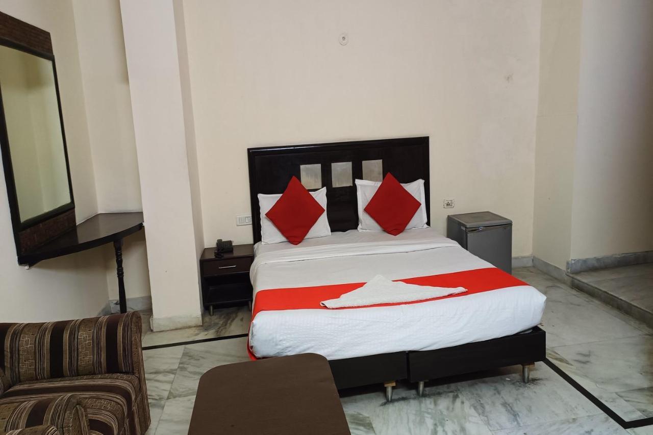 Hotel Mandakini Palace Delhi  Exterior photo